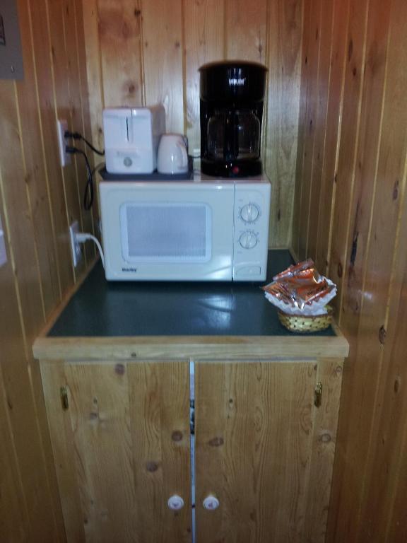 Steamboat Mountain Chalets Spillimacheen Room photo