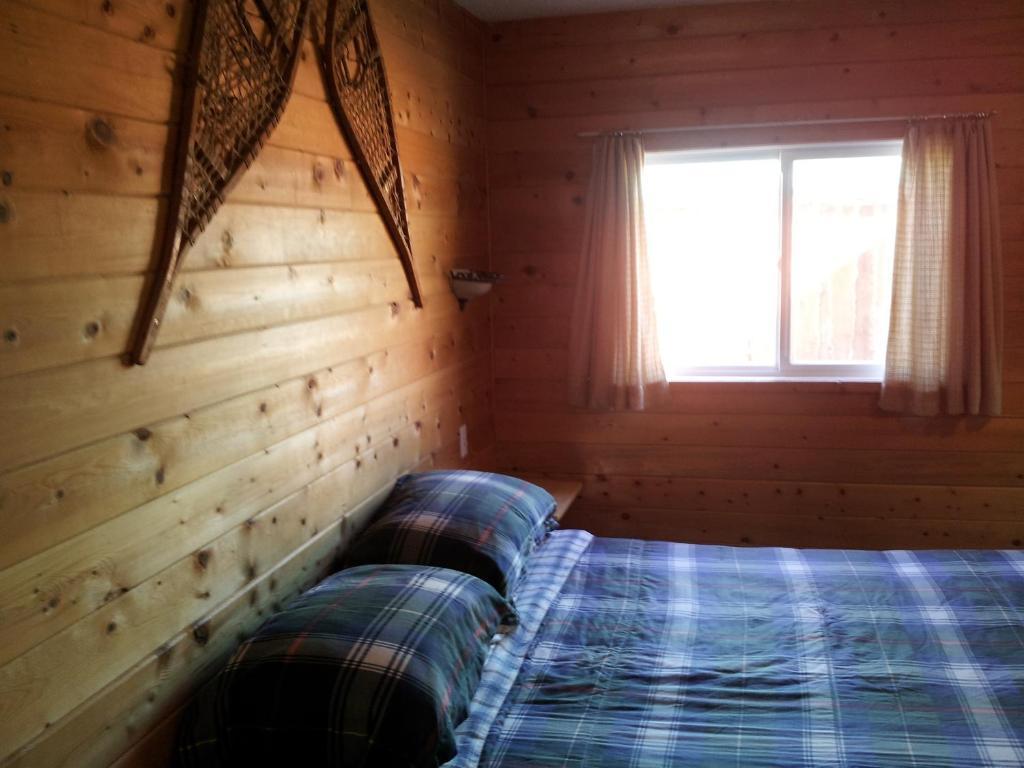 Steamboat Mountain Chalets Spillimacheen Room photo