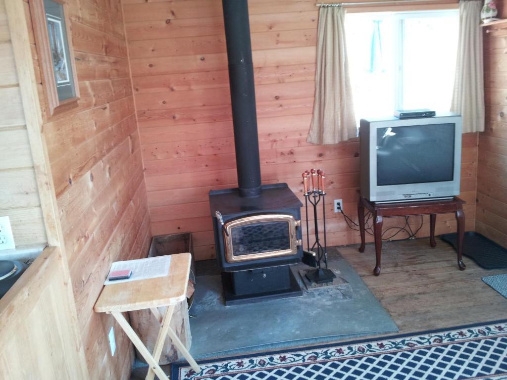 Steamboat Mountain Chalets Spillimacheen Room photo