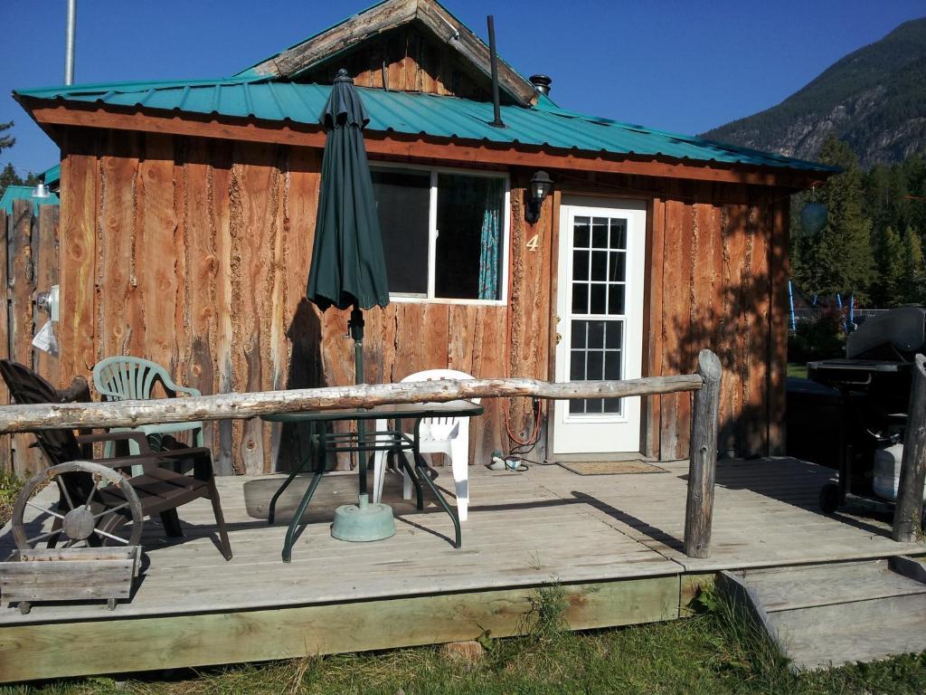 Steamboat Mountain Chalets Spillimacheen Room photo