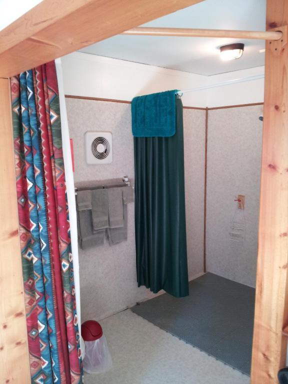 Steamboat Mountain Chalets Spillimacheen Room photo